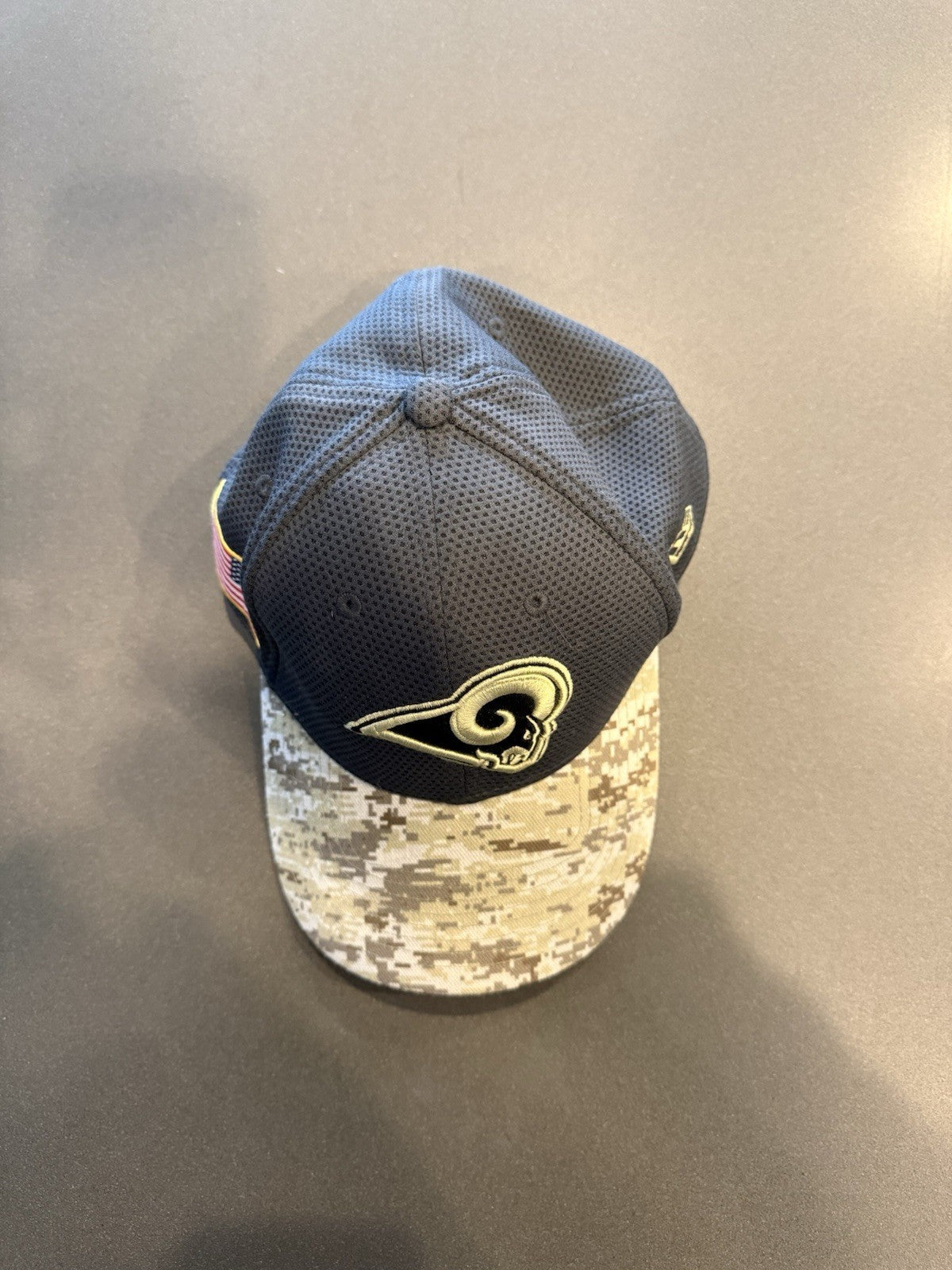 New Era 39Thirty Men Los Angeles Rams Salute to Service Gray Fitted Cap S/M