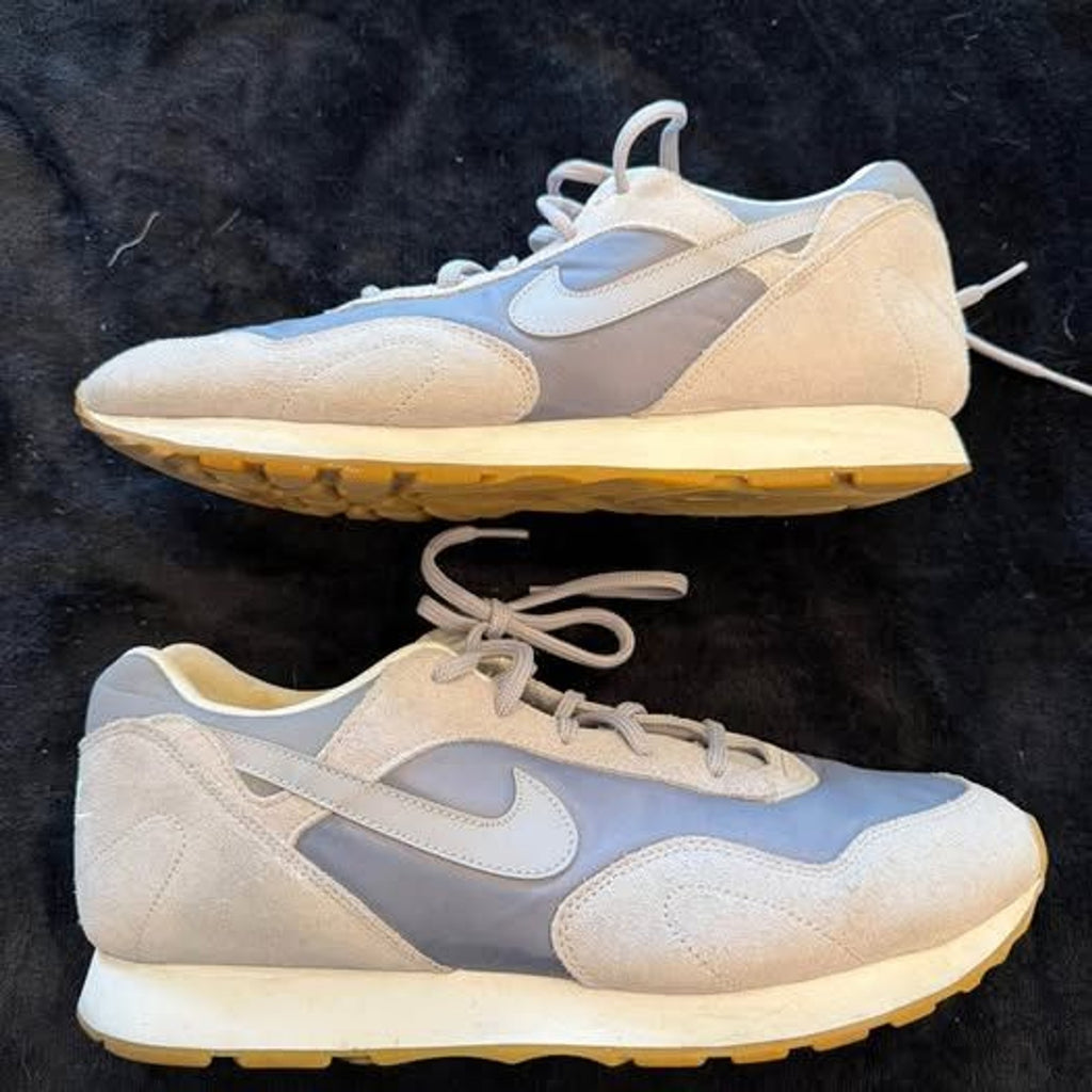 Nike Outburst Womens Size 11.5 $50 obo
