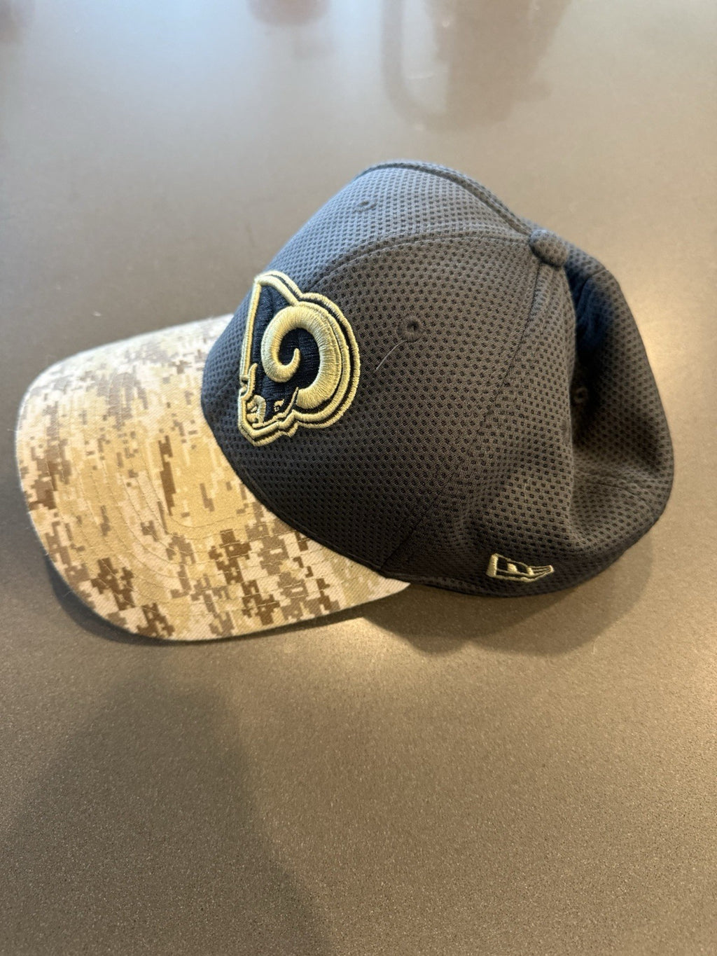 New Era 39Thirty Men Los Angeles Rams Salute to Service Gray Fitted Cap S/M