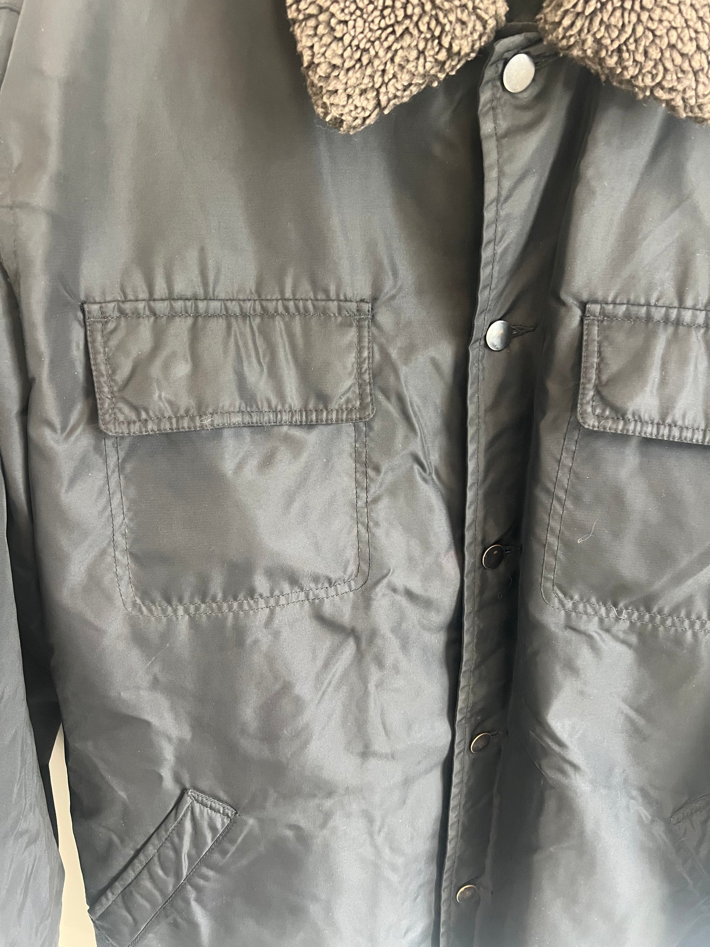 The VTG GAP Men's Utility Jacket in size Large