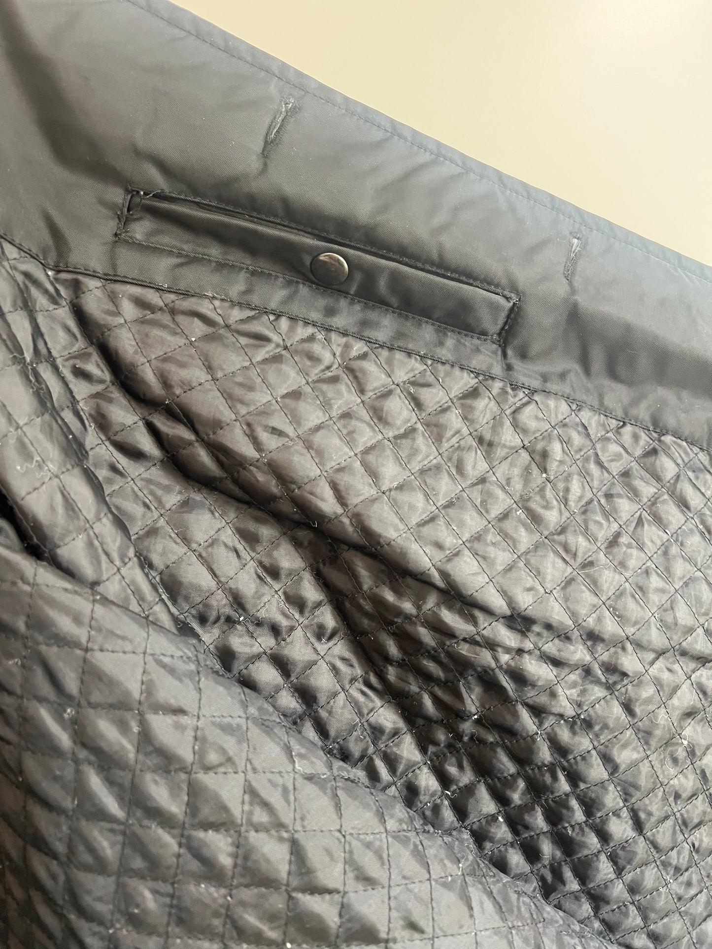 The VTG GAP Men's Utility Jacket in size Large