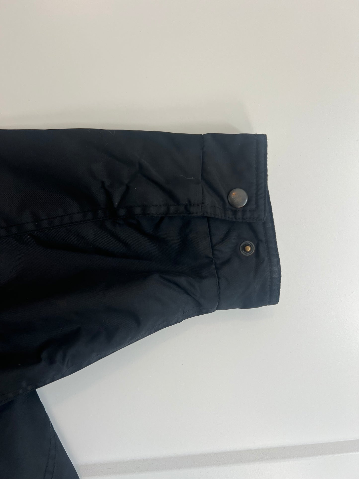 The VTG GAP Men's Utility Jacket in size Large